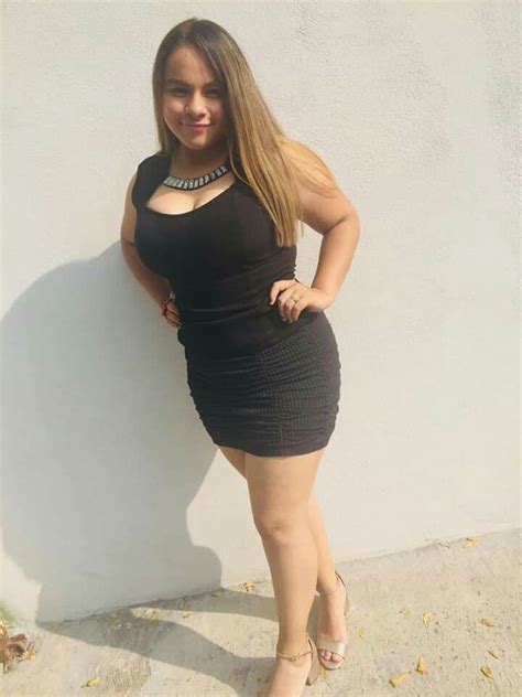 hot moms latina